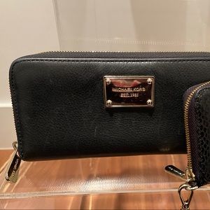 Michael Kors black leather zipper wallet